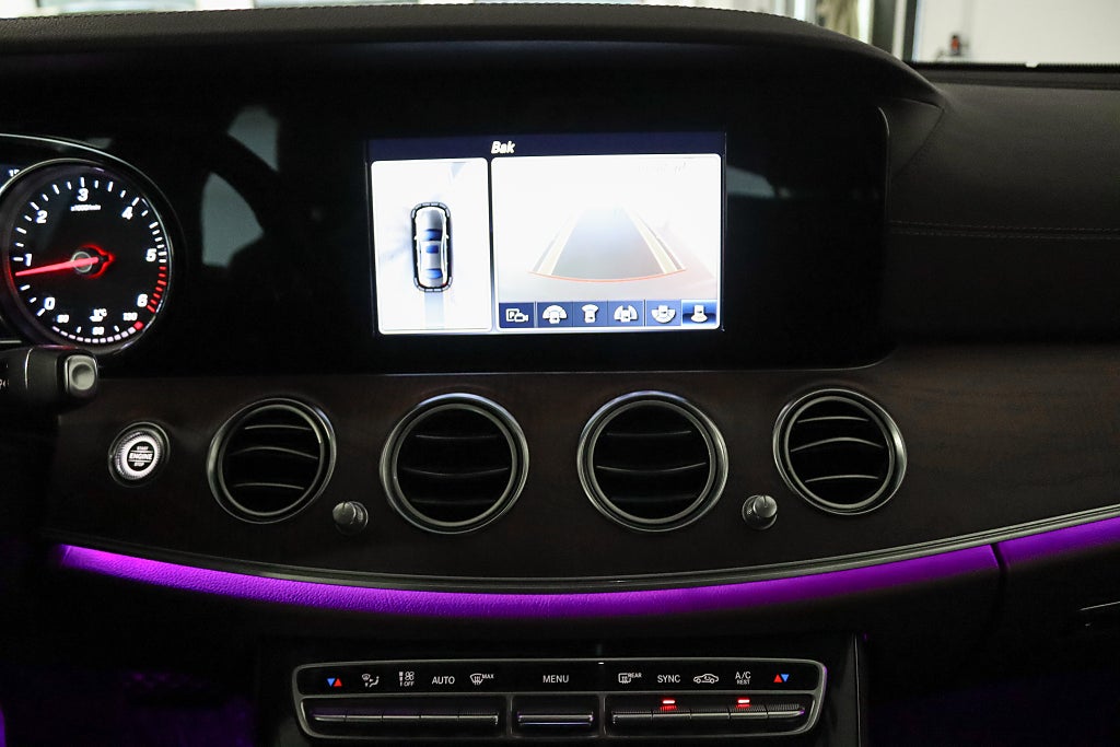 Mercedes-Benz E 220 d 4MATIC Exclusive Navi 360Kam Distronic