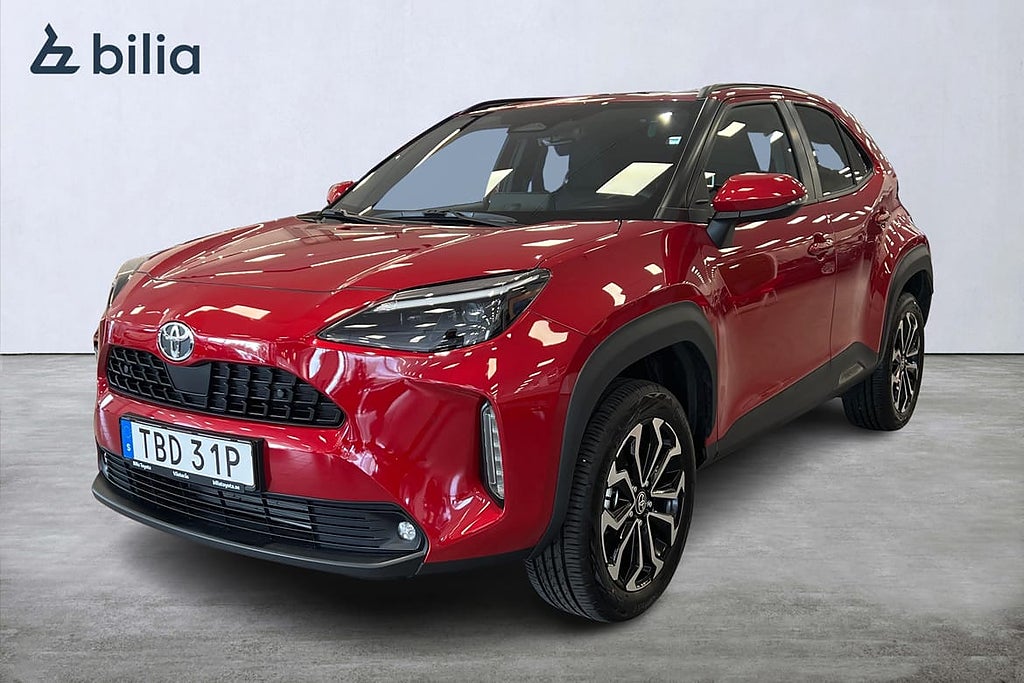 Toyota Yaris Cross active plus säkerhetspaket demo moms