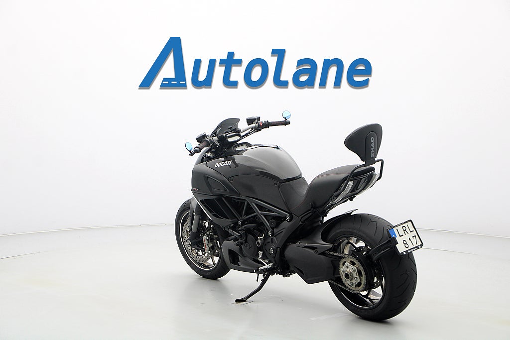 Ducati Diavel Carbon* SC-project *Sommarkampanj 4,99%