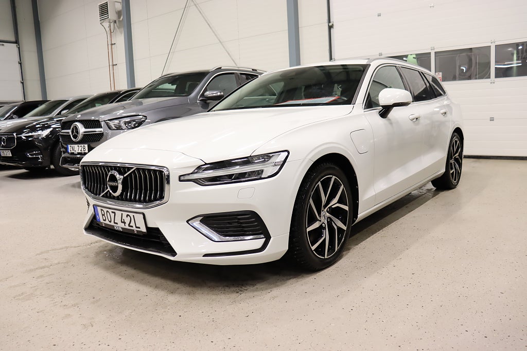 Volvo V60 Recharge T8 AWD Inscription Läder B-Kamera 392hk