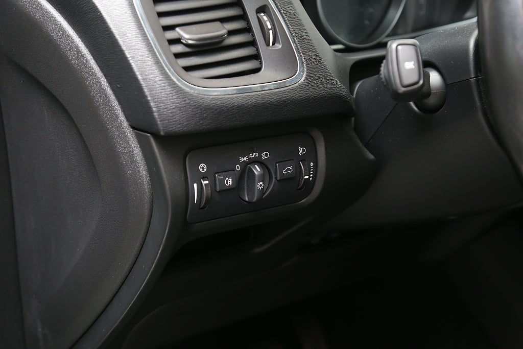 Volvo V40 T3 150hk Kinetic Kamera P-sensorer 2013