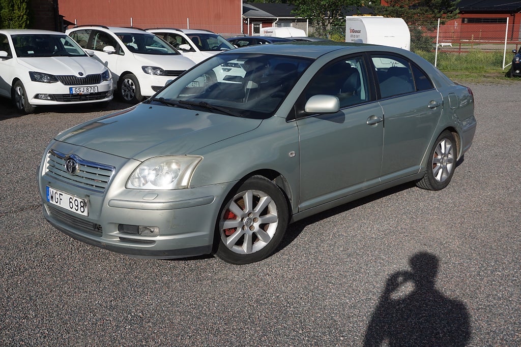 Toyota Avensis Liftback 2.0 D-4 VVT-i Drag Värmare GDS Bil