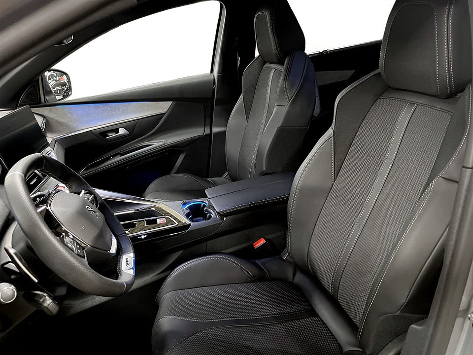 Bild på Peugeot 5008 GT 1.2 PT 130hk Aut 7-SITS B-KAMERA NAVI
