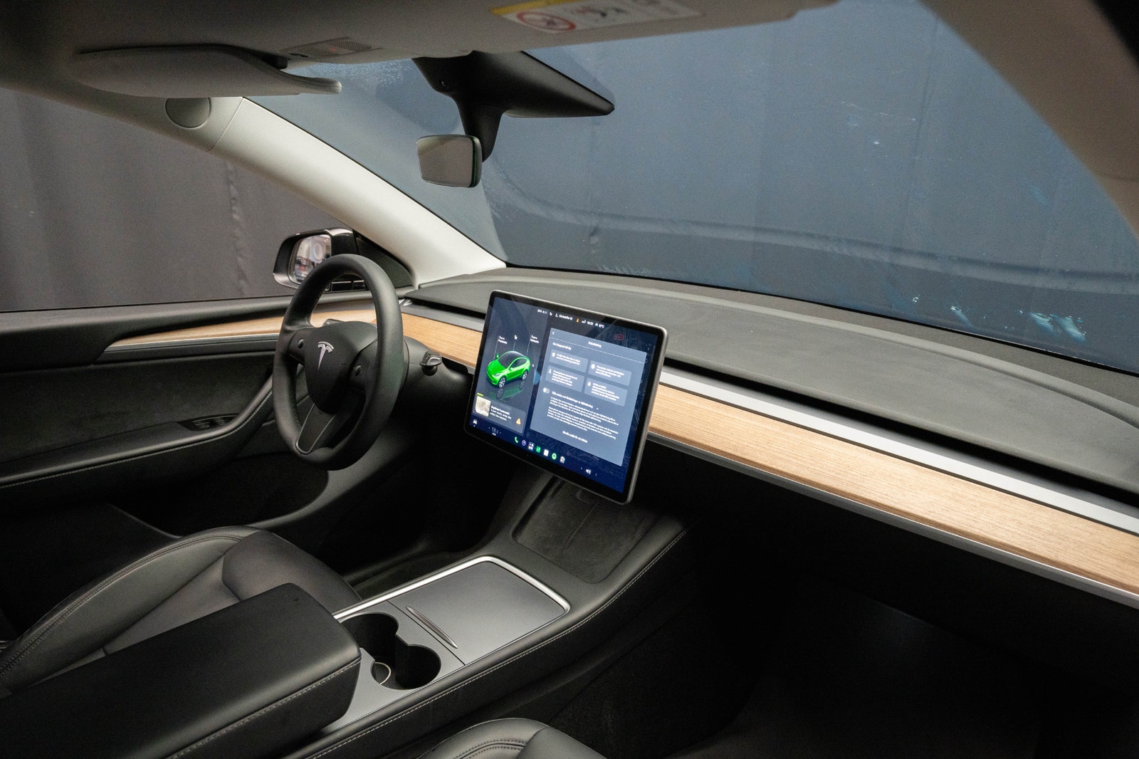 Tesla Model Y Long Range AWD DRAG PANO KAMERA 94.2%SoH 1-ÄGARE MOMS 2024 - miniatyr 20