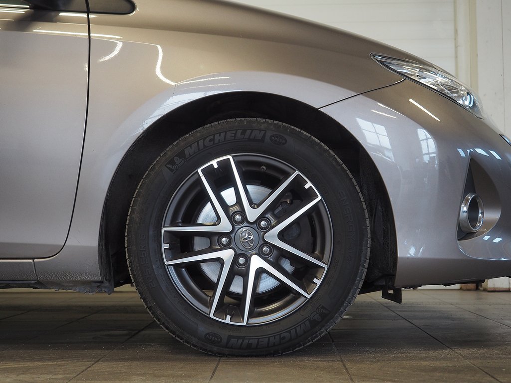 Toyota Auris Touring Sports 2.0 D-4D | Drag | M-Värm | B-Kam 2015