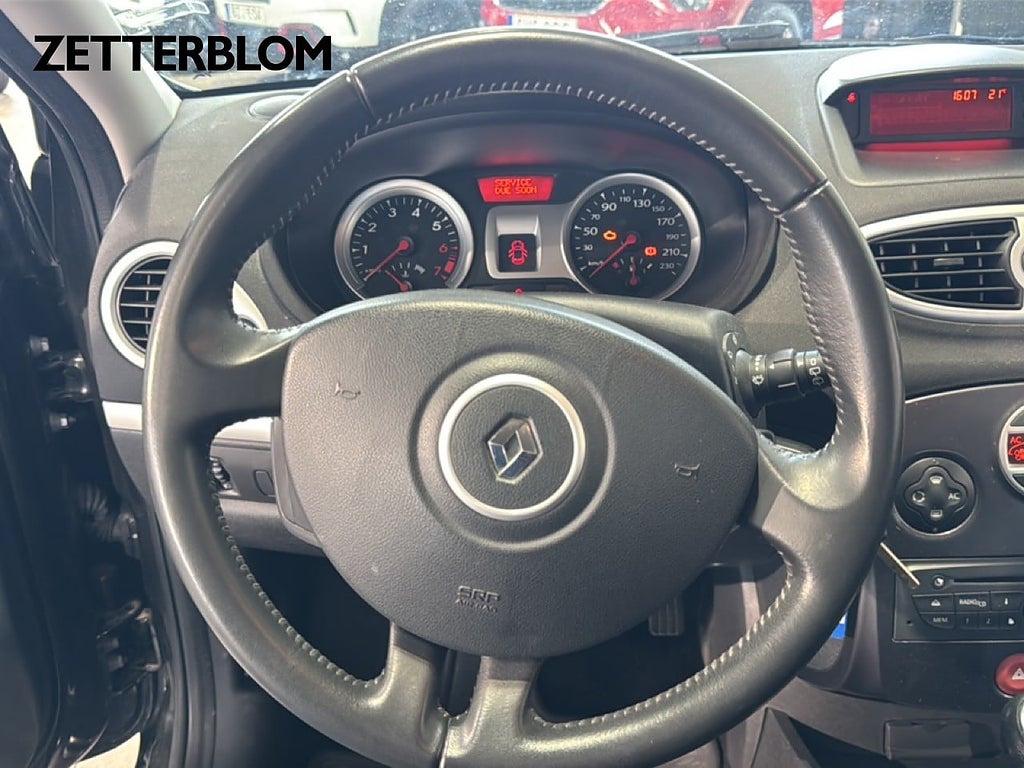 Halvkombi Renault Clio 12 av 15