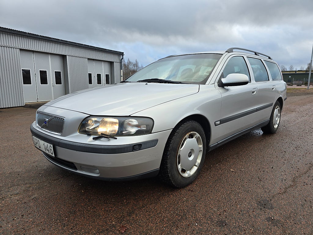 Volvo V70 2.4 Euro 4 Business Nybytt kamrem/Motorvärmare