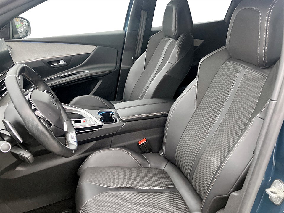 Bild på Peugeot 3008 GT 1.2 PT 130hk Aut B-KAMERA CARPLAY