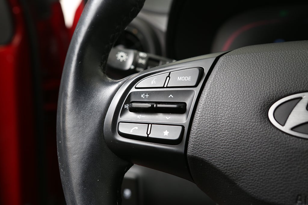 Hyundai i10 1,0 blue Essential CarPlay 2-tons lack