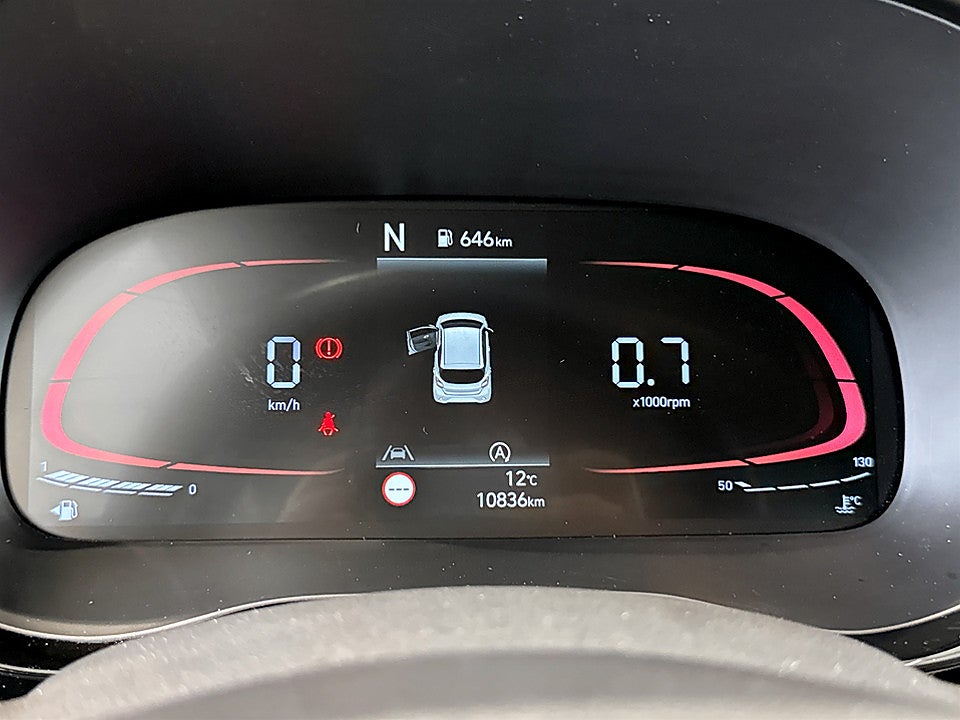 Bild på Hyundai i10 Essential 1.0 67hk BACKKAMERA CARPLAY RATTVÄRME