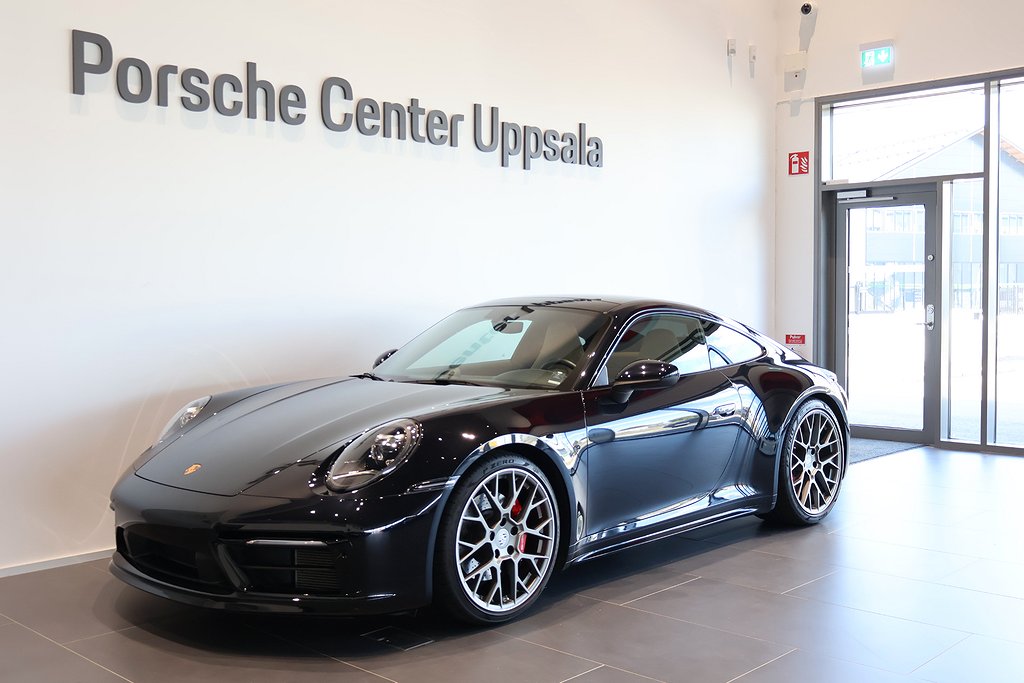 Porsche 911 992 Carrera 4S 