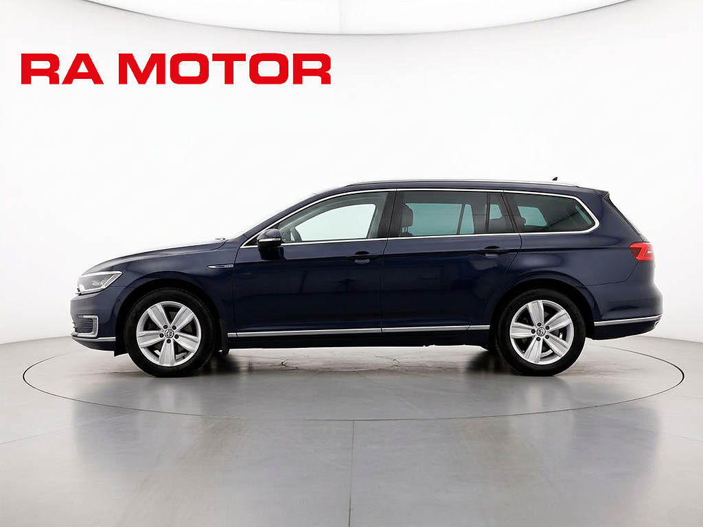 Volkswagen Passat SC TDI 200hk 4M  GT | Drag | B-Kamera | D-Värm | Navi | 2021