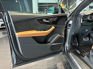 SUV Audi RSQ8 9 av 15