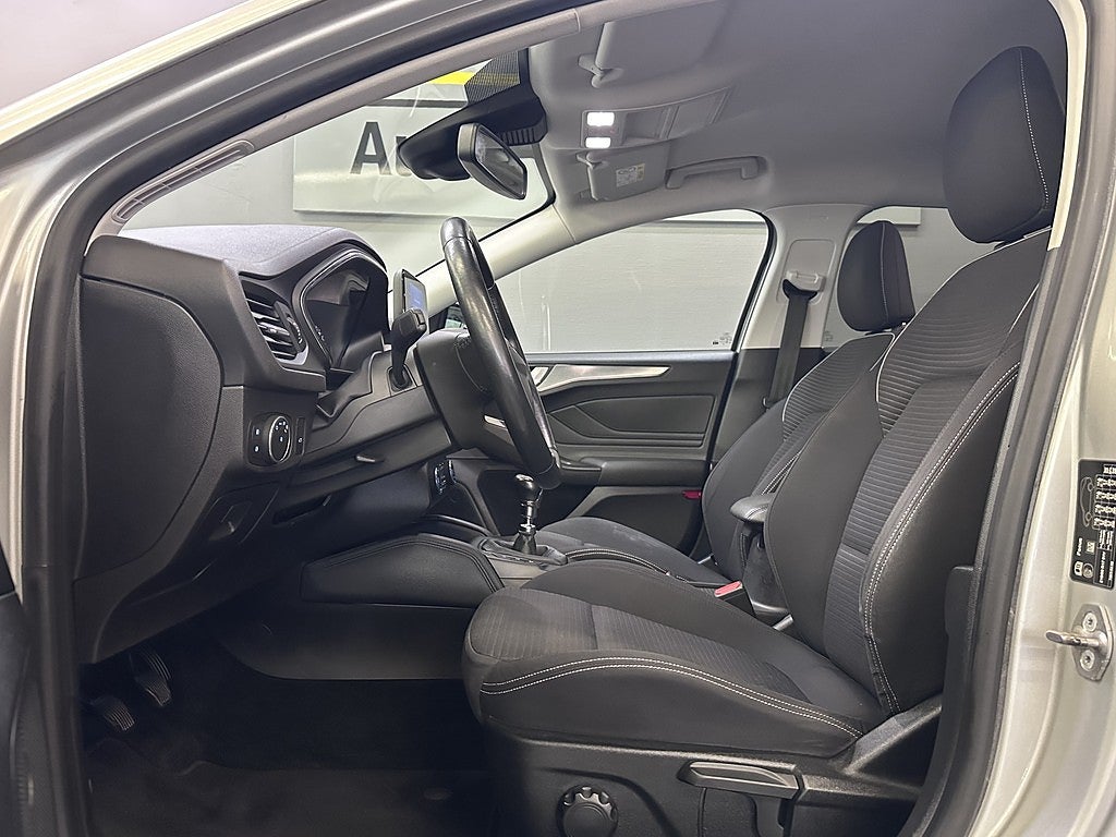 Ford Focus Kombi 1.0 EcoBoost Titanium Plus | HUD | VÄRMARE | DRAG