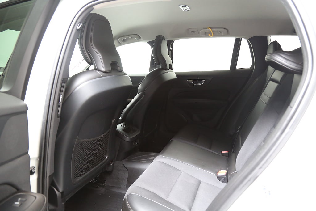 Volvo V60 Cross Country D4 190hk Adv SE ll AWD Navi Kamera Värmare Dra 2019
