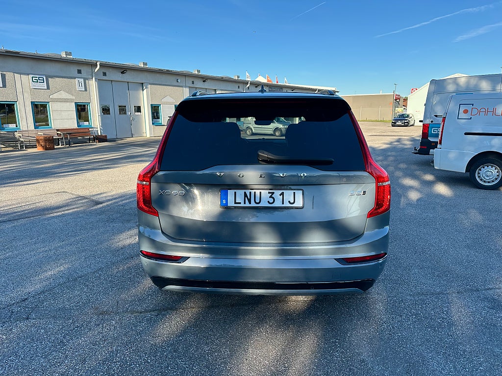 Volvo XC90 B5 AWD R-Design Pro Edition / 7sits