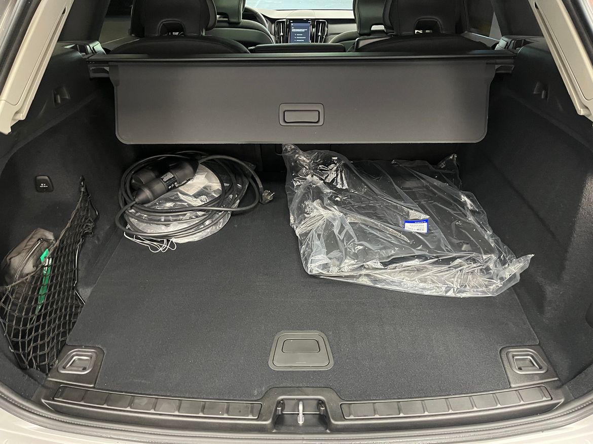 Volvo XC60 T6 Core Special Edition 2025, bild 6/10