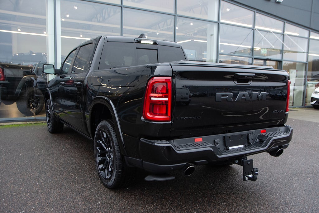Dodge RAM 1500 Limited Rambox Night 548 hk / Ebony Red Interiör