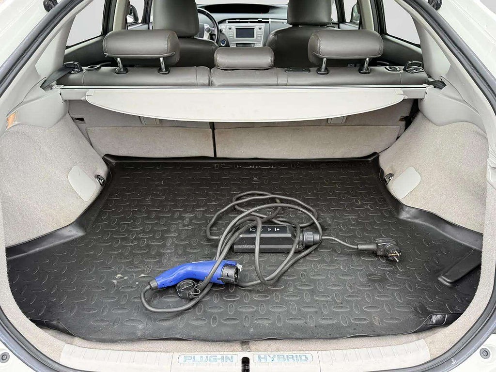 Toyota Prius Plug-in Hybrid 1.8 VVT-i + 3JM Plug-in CVT - miniatyr 9