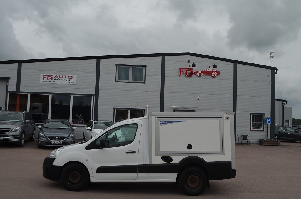 Peugeot Partner Pickup 1.6 HDi 90 hk Boxline En Ägare MOMS *3.45%*