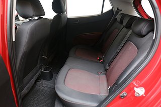 Halvkombi Hyundai i10 9 av 18