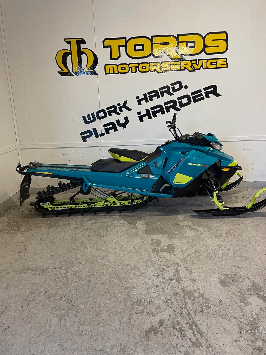 Ski-Doo Summit X 850 154" (momsad, ny matta) 