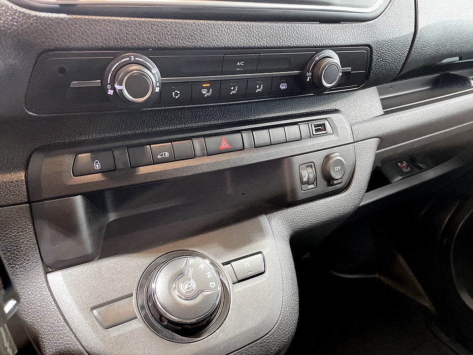 Bild på Opel Vivaro Business 2.0 BHDi 145hk Aut L3 DRAG B-KAMERA WEBASTO