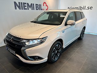 Mitsubishi Outlander PHEV Business Värmare/Pano/Skinn/360