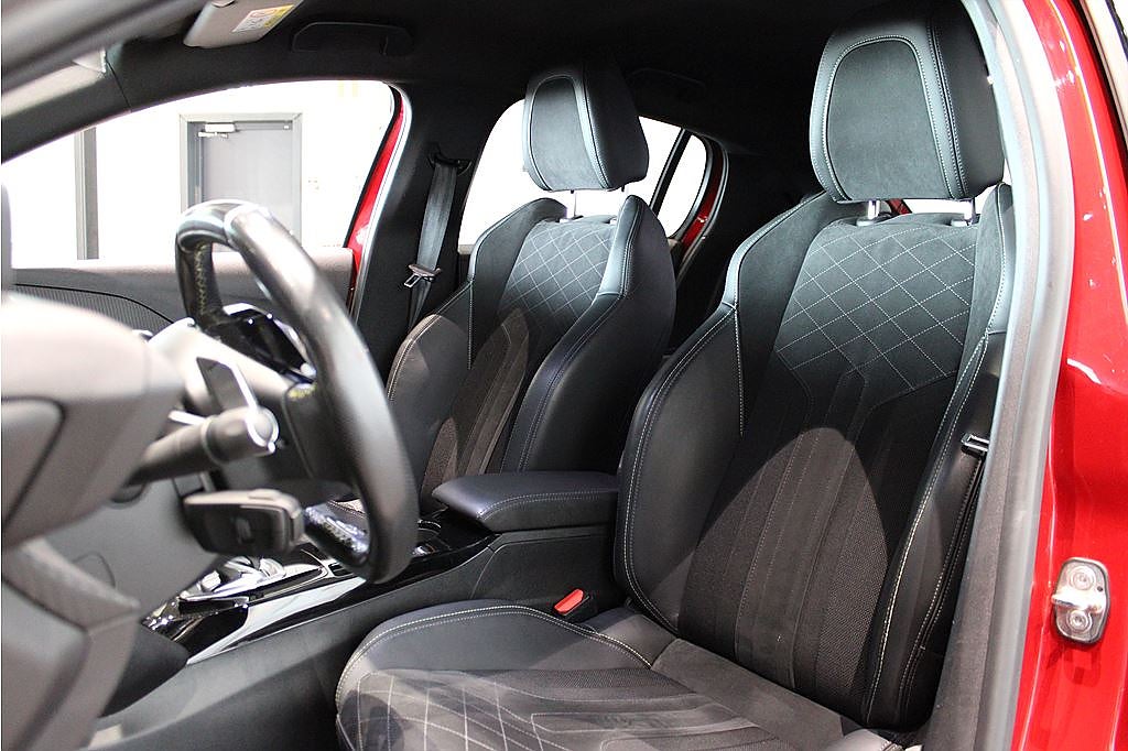 Bild på Peugeot 208 GT-Line 1.2 PT 130hk Aut - B-KAMERA, CAPRLAY