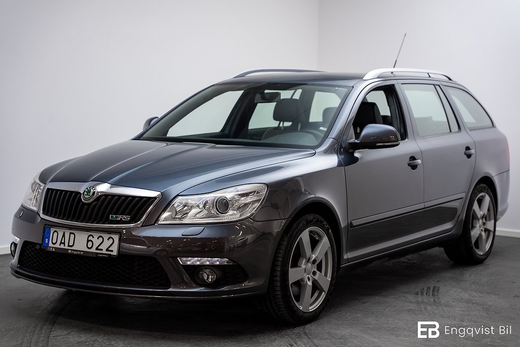 Skoda Octavia Combi RS 2.0 TSI LÅGA MIL / MOTORVÄRMARE / VINTERHJUL