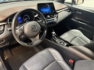 Toyota C-HR Hybrid CVT Executive/Drag/Mvärm/Navi/BKamera/JBL