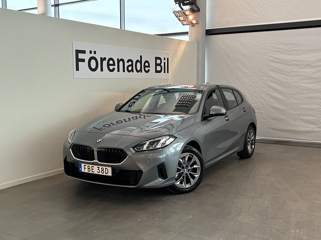BMW 120 Automat 17" PDC Backkamera fr. 3266 kr/mån 