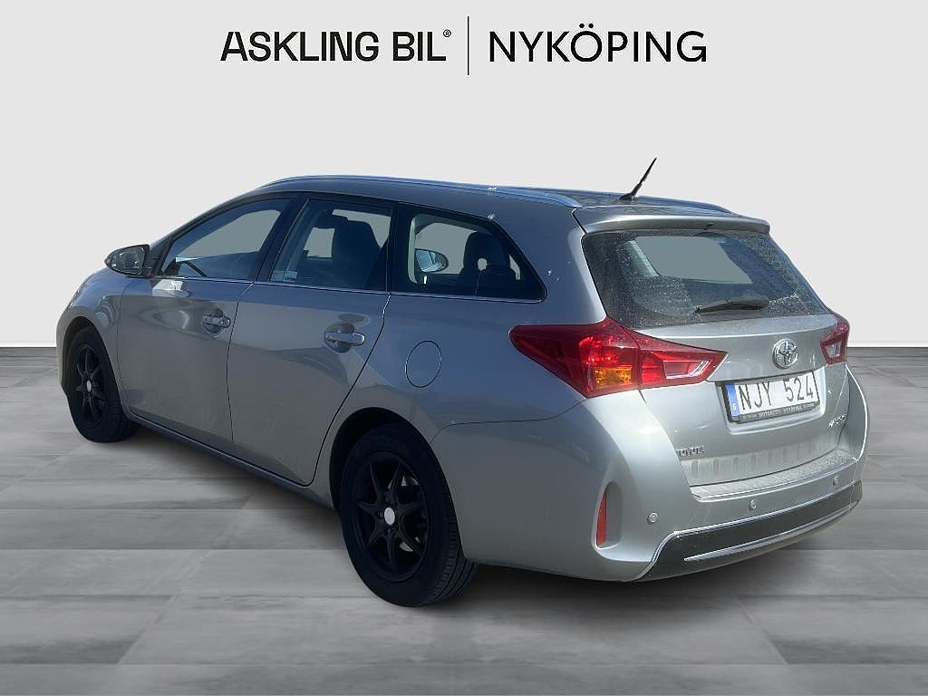Toyota Auris 2013 - miniatyr 2