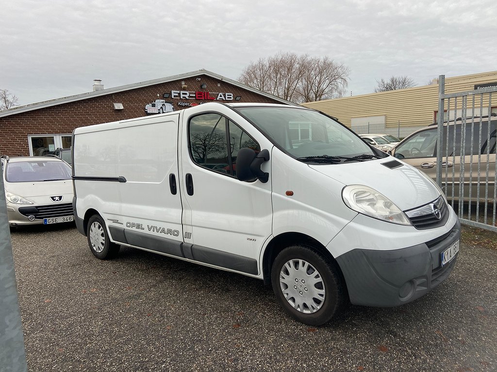 Opel Vivaro Skåpbil 2.9t 2.0 CDTI  Låg Mil Ny-besiktigad