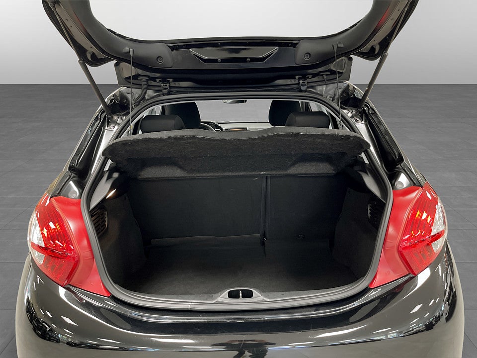 Bild på Peugeot 208 5D Active 1.2 VTi 82hk FARTHÅLLARE