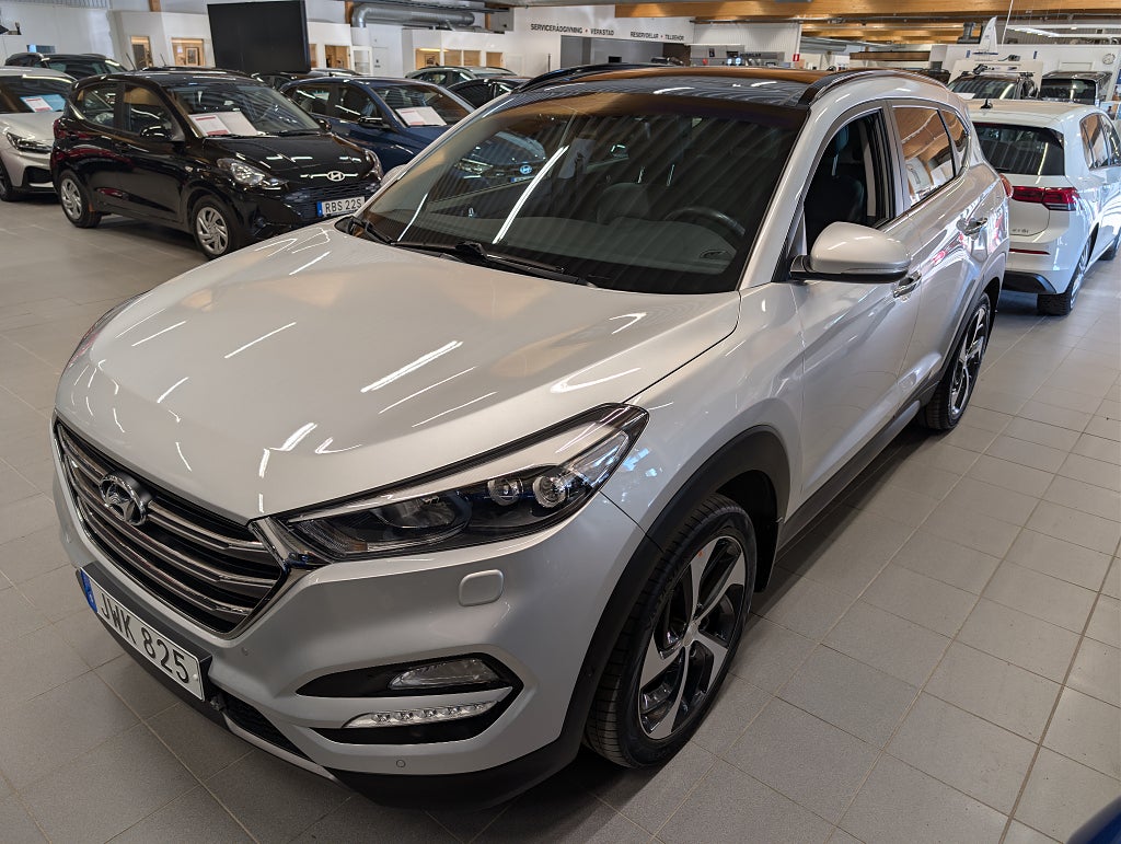 Hyundai Tucson 2.0 CRDi 4WD Premium Aut/Drag/Pano/M-värm/SoV thumbnail