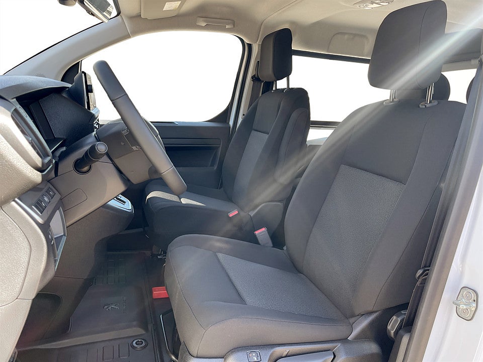 Bild på Peugeot Expert Crew Cab Plus 180hk Aut L3 - DEMO