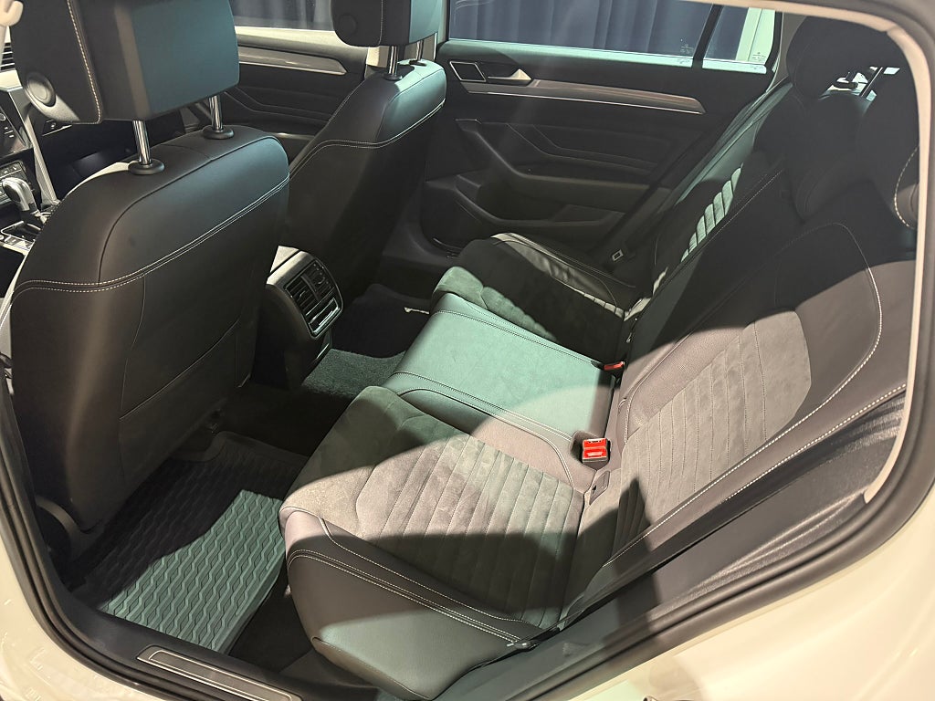Volkswagen Passat 2022 - miniatyr 14
