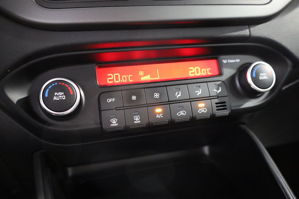 Kia Carens 1.7 CRDi AUT GLS Drag M-Värme 7-Sits Blåtand Rattvärme