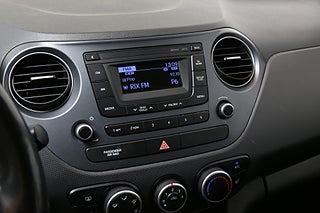 Halvkombi Hyundai i10 13 av 17