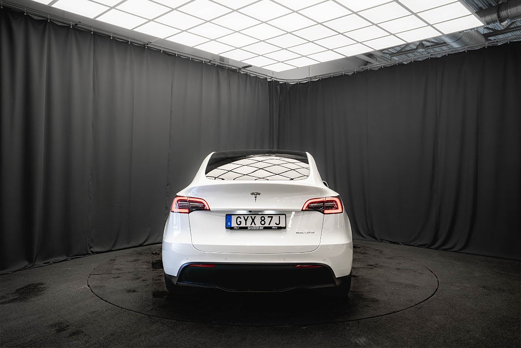Tesla Model Y Long Range AWD DRAG PANO LÄDER 1-ÄGARE BATTERITESTAD