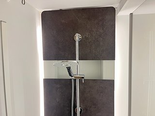 Husbil-halvintegrerad Adria CORAL PLUS 670 DC 25 av 28