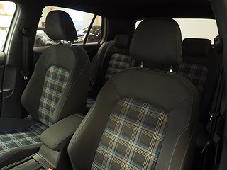 Halvkombi Volkswagen Golf 15 av 21