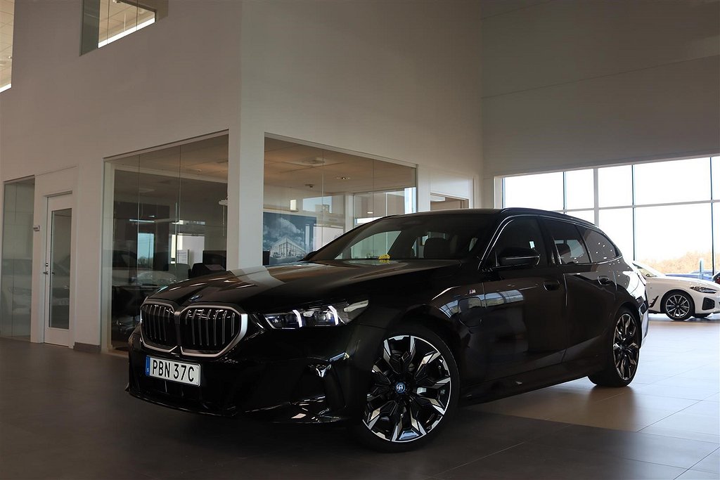 BMW 530e xDrive Touring M Sport Active Launch Edition Drag 21