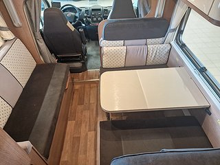 Husbil-halvintegrerad Mc Louis MC2 22 17 av 23