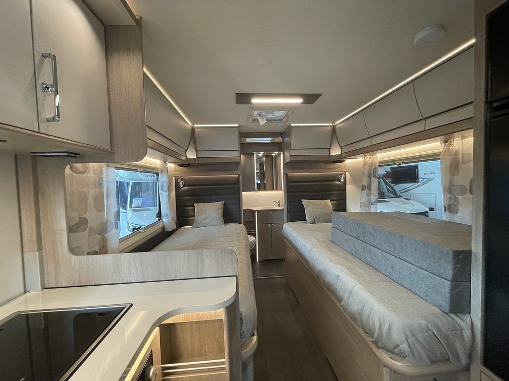 Kabe Classic 740 T / ALDE / Aut 180hk / 4400kg / Ugn / Badrum bak /  - Kabe