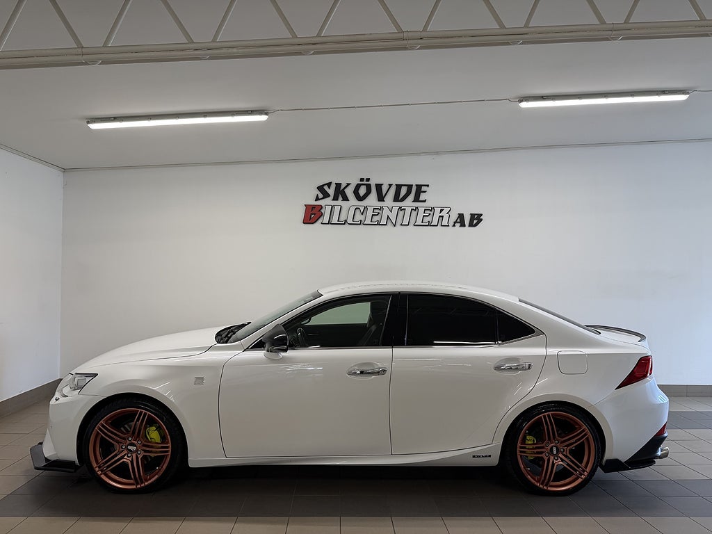 Lexus IS 300h 2.5 CVT Hybrid Executive/Stylad/Kolfiber/Nyservad