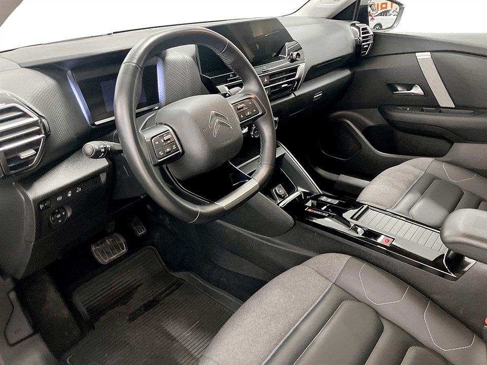 Bild på Citroën C4 X Shine 1.2 PT 130hk Aut - 360-KAMERA, RATTVÄRME