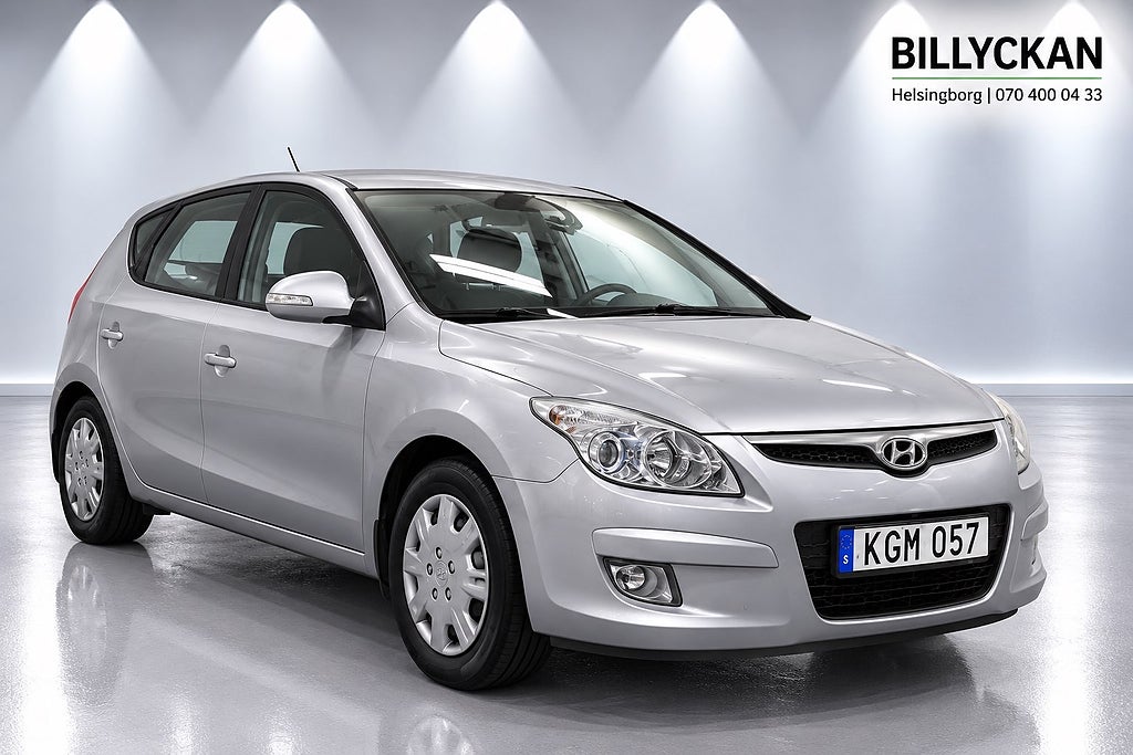 Hyundai i30 1.6 CRDi Halvkombi Lågmil AUX 90hk