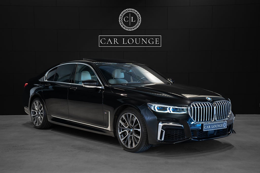 BMW 750 i xDrive  M Sport \ Massagestolar \ Dragkrok \ Värmare 